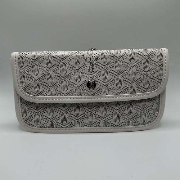 Goyard Handbags - Goyard white gray wallet with defect